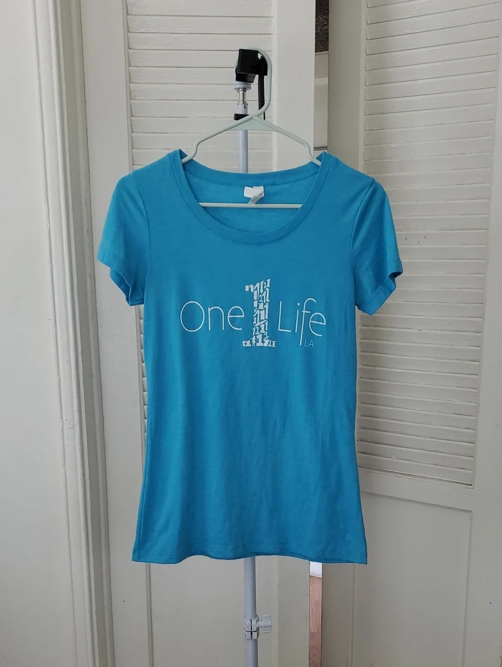 Bella Canvas Blue One Life LA 5 Years Top Size M - Picture 1 of 8